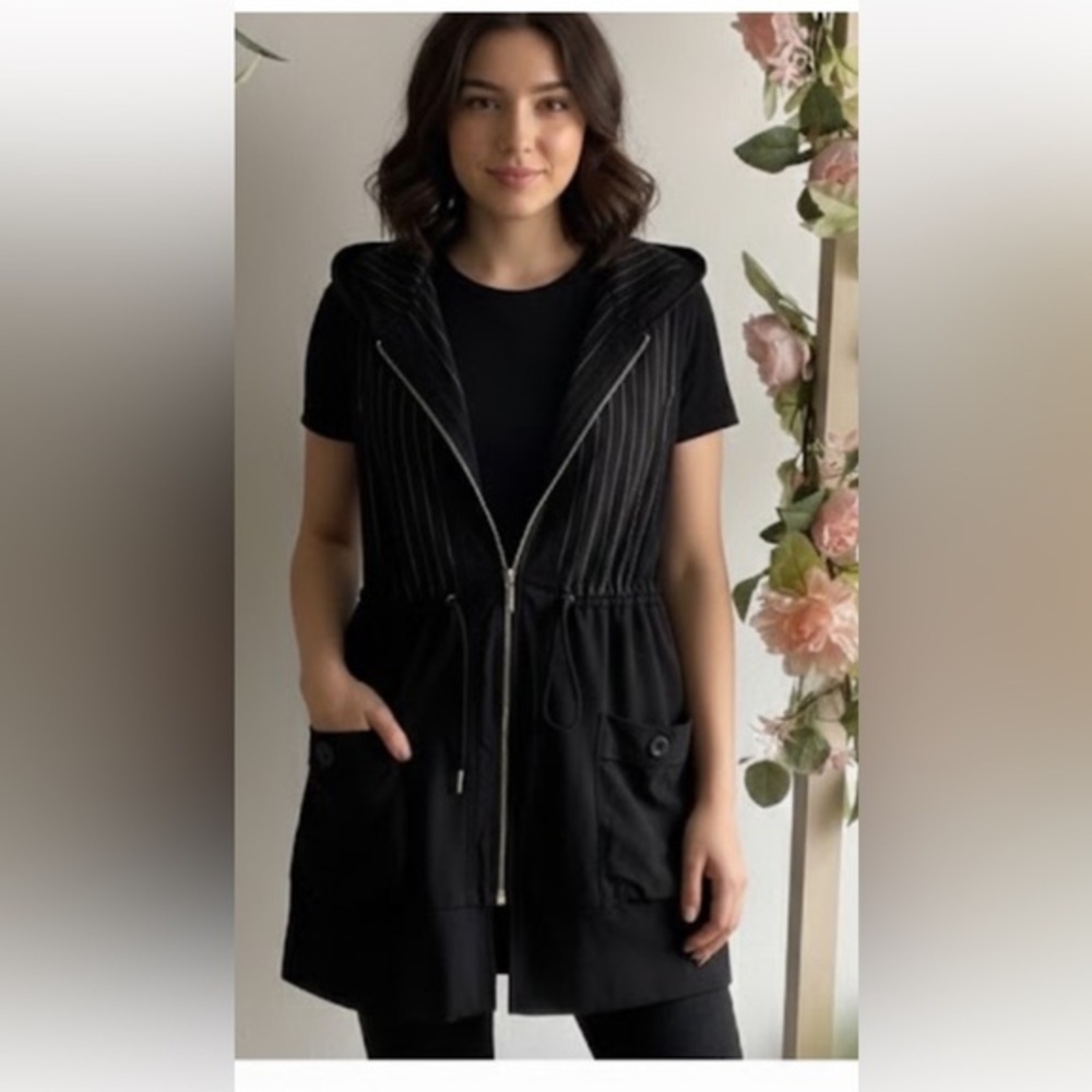 REINA LEE    Nina Leonard Black Hooded Vest SIZE  M